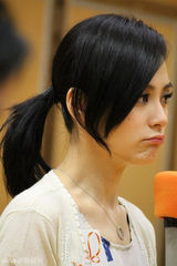 策划：卖萌耍宝手册揭秘 嘟嘴吐舌扮萝莉