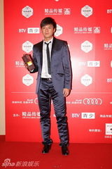 幻灯集：时尚盛典颁奖众星云集 不惧严寒斗礼服