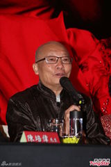 组图：白雪仙不敢上台怕吓人 陈宝珠怕师傅