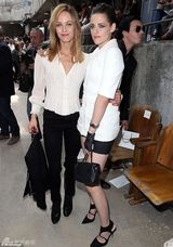 组图：周迅蕾哈娜等众星捧场卡尔秋冬大秀