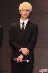 组图：韩团100%七缺一来台 会粉丝小秀中文