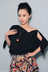 高清图：霍思燕全新时尚写真 高贵典雅干净清透