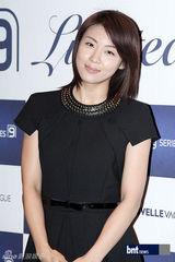 组图：河智苑亮相活动展清纯优雅姿态