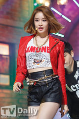 组图：SISTAR孝琳M字腿惹火 EXO小分队抒情回归