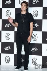 组图：尹恩惠Tiffany等众星亮相时尚活动