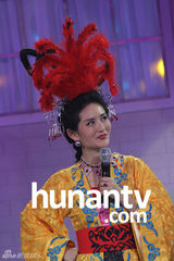 组图：谢娜大咖秀扮女儿国国王与维嘉演狗血戏