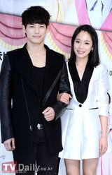 组图：韩星洪雅凛主演《蔘生》开座谈会