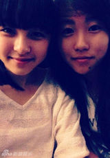 组图：星二代生活豪放 张智霖外甥女当街热吻