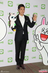 组图：崔始源自认无女友 以幽默化解尴尬