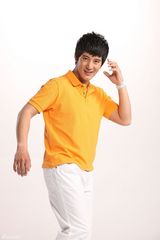 高清图：蒲巴甲百万代言牛奶品牌　形象健康青春