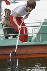 组图：新小虎队候选成员北上环保 不慎落水有惊无险