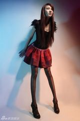 幻灯图：姜雅馨写真曝光 摄影师大赞皮肤好不修片