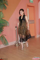 组图：港姐选拔二轮佳丽彩妆亮相变白富美