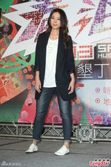 组图：陈绮贞结婚无着落 张震岳猛健身晒成黑炭