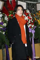 组图：方大同小巨蛋首开唱 薛凯琪助阵献唱