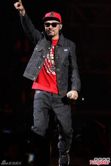 组图：人妻关颖后体位骚夹热狗 嘟嘴激吻