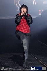 组图：金章勋办个唱舞台绚丽粉丝热情捧场