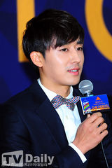 组图：孙湖竣FT崔珉焕接演音乐剧《约瑟夫》