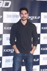 组图：李秉宪首尔宣传好莱坞影片《特种部队》