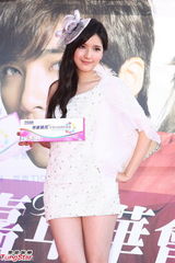 组图：贺军翔情动小周慧敏 赞郑元畅服役照帅气