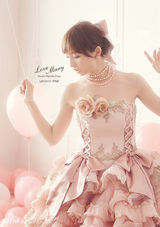 组图：筱田麻里子自创婚纱品牌唯美梦幻