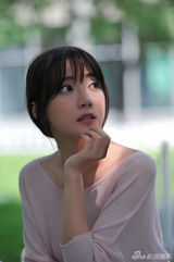 组图：王萌黎夏日写真曝光 粉衣白裙宛若仙子