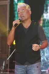 组图：巫启贤为新专辑开唱 30日将出席大炳追思会