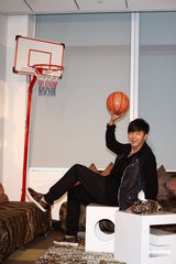 组图：罗志祥获专属摄影棚 放言不获奖即转战台语歌