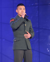 高清图：韩国演艺士兵演唱会 KARA和f(x)到场助兴