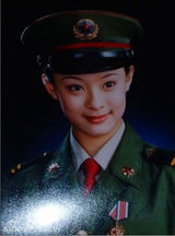 组图：盘点明星帅气军装造型 男星阳刚女星飒爽