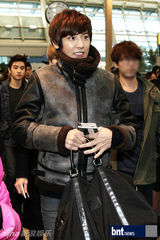 组图：SJ少女时代f(x)等赴新加坡准备家族巡演