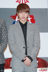 高清组图：Beast等赴港开唱 泫雅望与PSY再合作