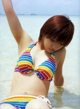 组图：后藤真希夏日海边写真 清凉泳装大秀性感