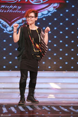 高清组图：周笔畅录制大牌生日会 熊猫舞可爱无敌