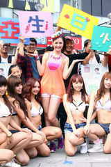 组图：安心亚热舞出席活动 生日未获阿Ken礼物