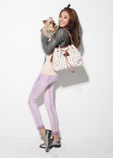 幻灯图集：韩星孙谭菲代言 身材高挑气质出众