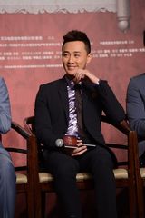 组图：《忠烈杨家将》于仁泰携六大型男现身