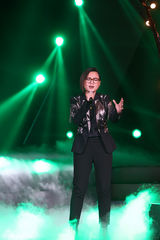 组图：新人盛典华晨宇刘忻EXO获大奖