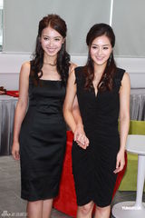 组图：应届港姐齐现身 为弥补投票故障送房车