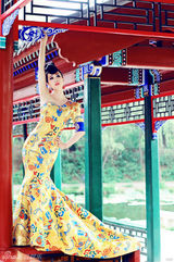 组图：芙蓉姐姐挑战中国风 龙袍写真叫板范冰冰