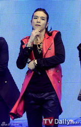 组图：华人男团M4M韩国出道 四成员揭神秘面纱