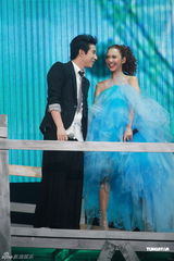 组图：薛凯琪红馆首开个唱 房祖名方大同共助阵