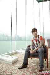 组图：炎亚轮精美写真 享受刻骨铭心恋爱