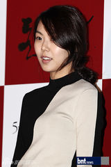 组图：韩片《钱的味道》首映 朴信惠允浩等助阵