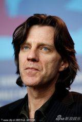 组图：克里夫欧文出席《影子舞者》记者会