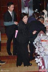 组图：曾志伟小儿子大婚众星捧场 现场豪送钻石