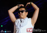 组图：鸟叔Psy再度现身 参加《平泽音乐庆典》