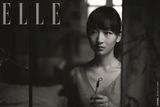 组图：ELLE曝短片花絮周冬雨演绎奇幻之旅