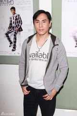 组图：周慧敏助阵黄凯芹个唱 曝对方不会用手机