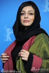 高清：《内达和西敏》亮相 莱拉-哈塔米黑衣玩神秘